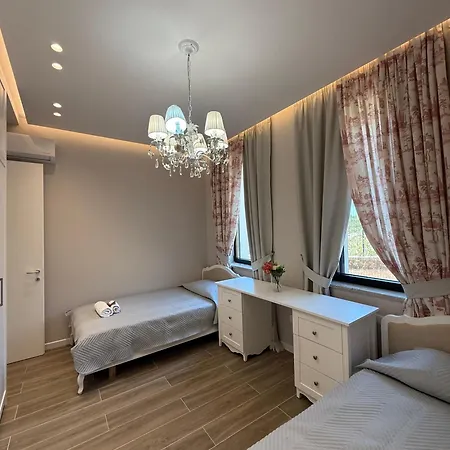 Turquoise Pool Side Thymus Appartamento Himare