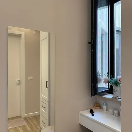 Turquoise Pool Side Thymus Appartamento *