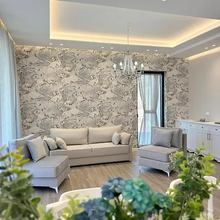 Appartamento Turquoise Pool Side Thymus Himare