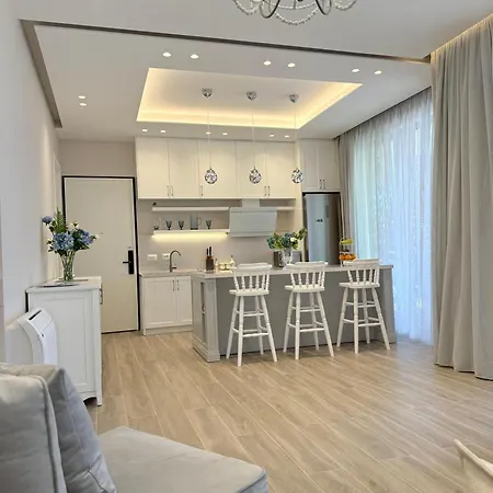 Turquoise Pool Side Thymus * Himare