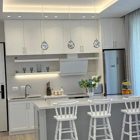 Appartamento Turquoise Pool Side Thymus Himare