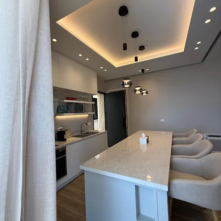 Apartment Turquoise Pool Side Thymus