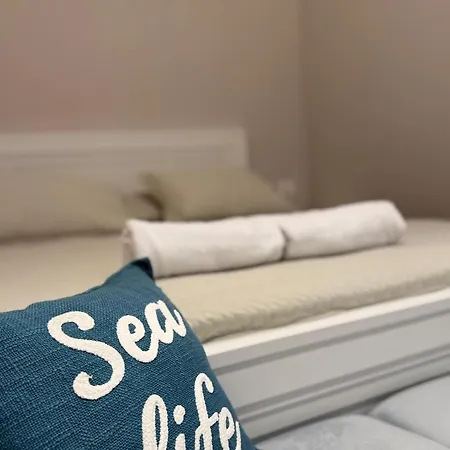 Turquoise Pool Side Thymus Appartamento Himare