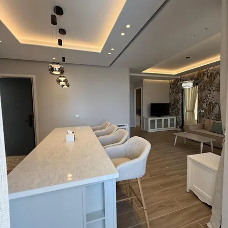 Turquoise Pool Side Thymus Himare