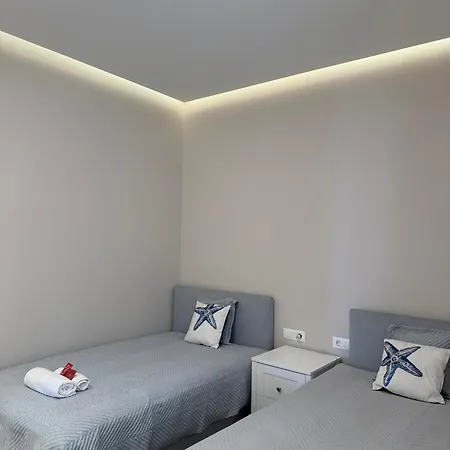 Turquoise Pool Side Thymus Appartamento Himare